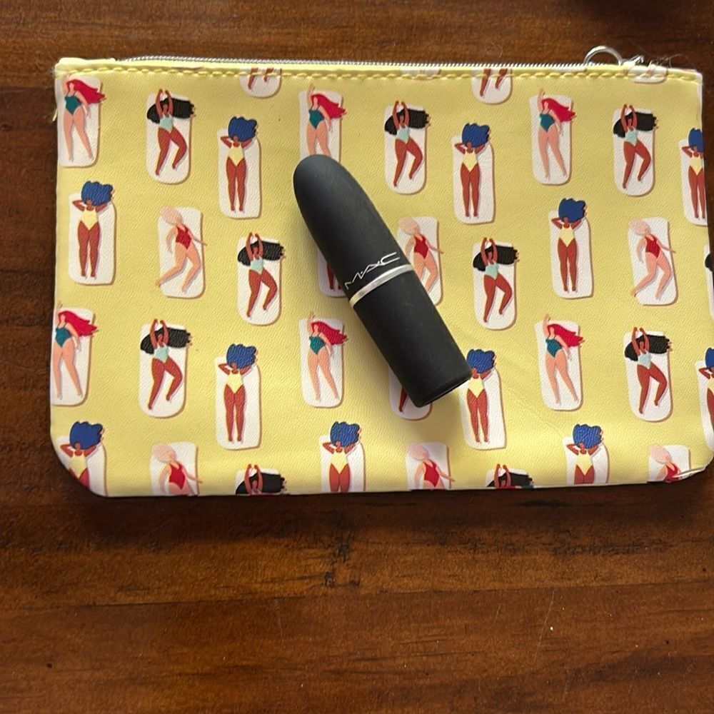 Mac Full size lipstick burning love NeW Ipsy bag